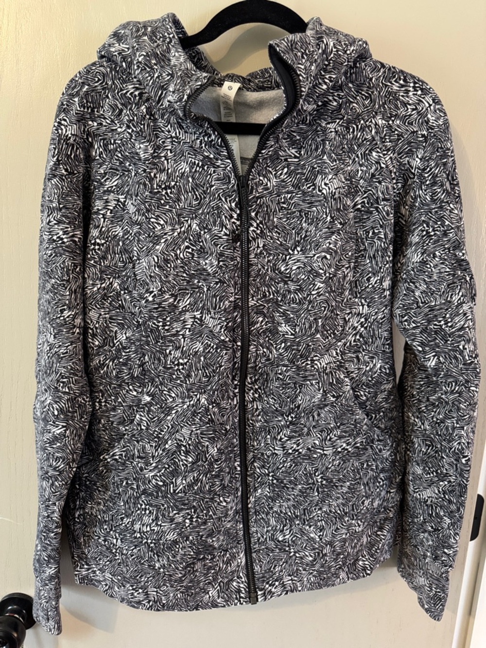 lululemon athletica Scuba Full-Zip Hoodie - Offbeat Alpine White Black - Picture 6 of 8